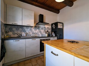 Fridge, microwave, dishwasher