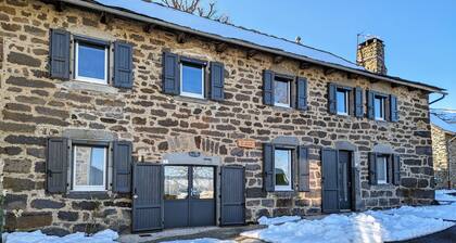 GĂźte familial avec jardin, prĂšs du Puy-en-Velay et station de ski des Estables