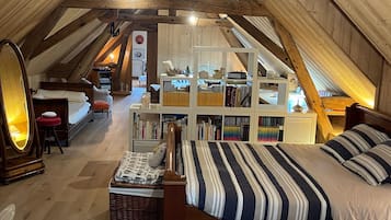 1 bedroom, bed sheets