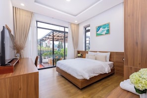 Standard Double Room, Hill View | Minibar, desk, laptop workspace, soundproofing