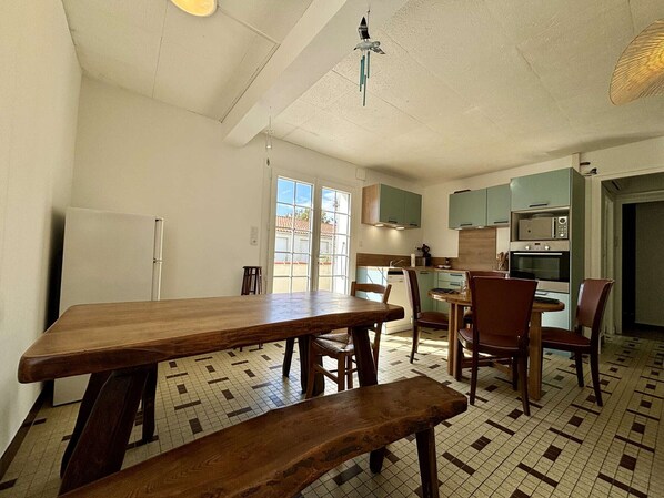 Dining - Modern apartment with air conditioning and parking - 4 people in La Cotinière (Saint-Pierre-d'Oléron-La Cotinière)