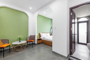 1 habitación y artículos del minibar gratis