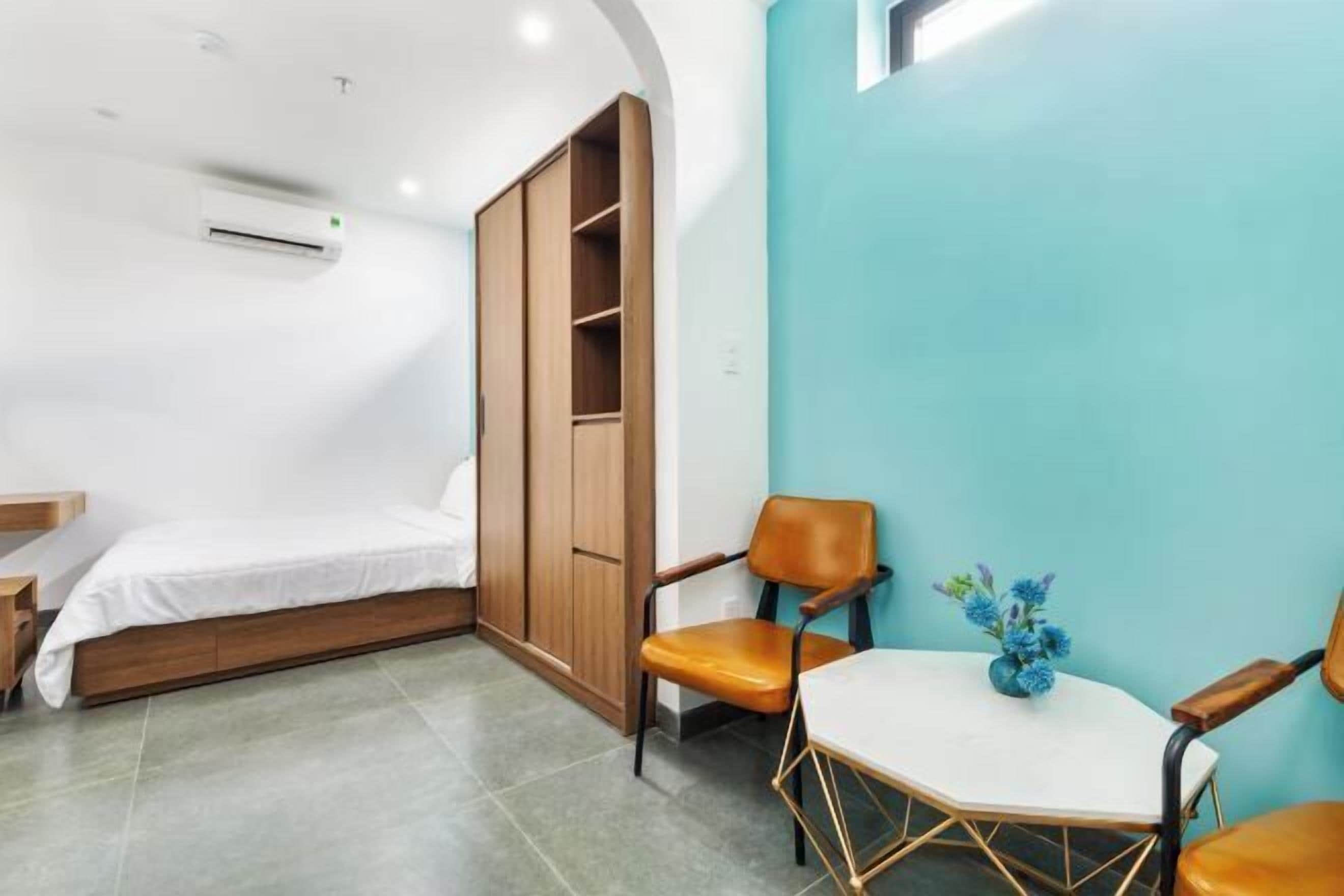 1 bedroom, free minibar items, iron/ironing board, free WiFi