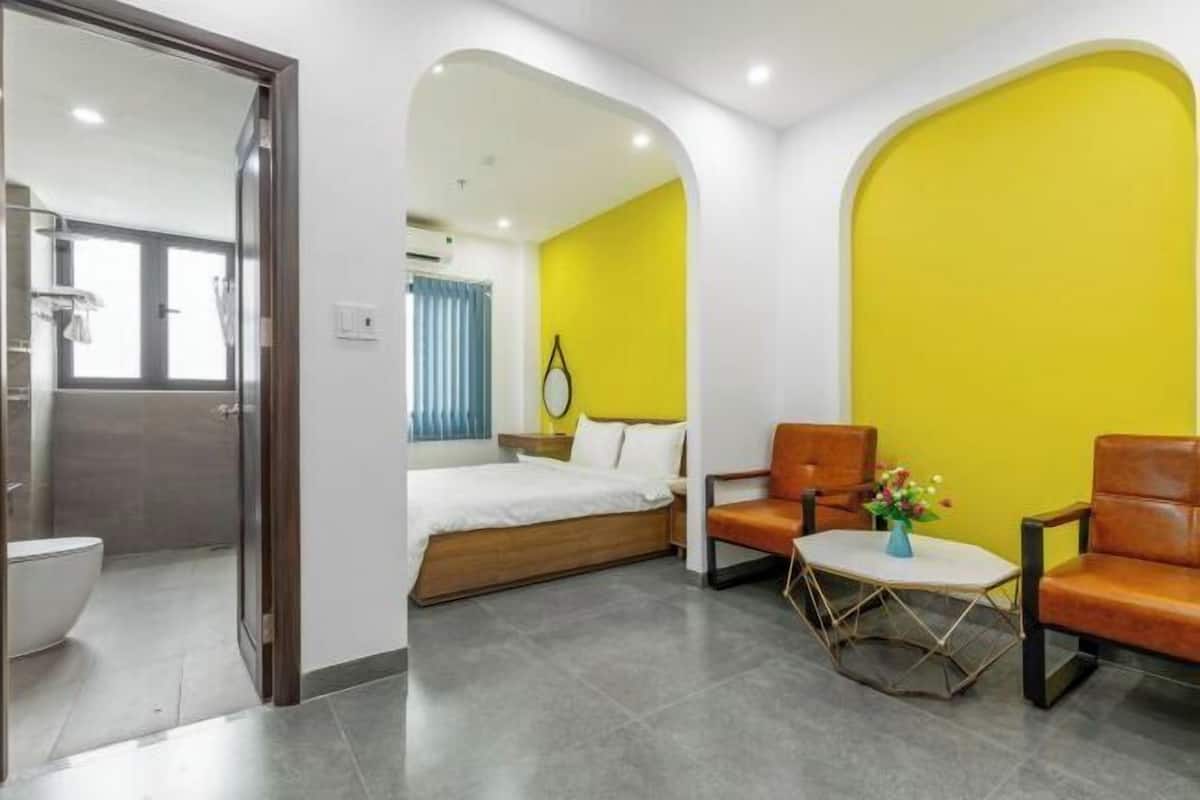 1 bedroom, free minibar items, iron/ironing board, free WiFi