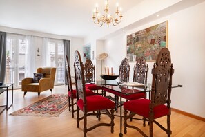 基础公寓 | 起居区