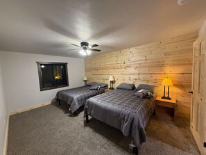 10 Schlafzimmer, Schreibtisch, Bügeleisen/Bügelbrett, kostenloses WLAN