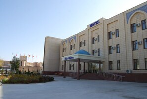 Front of property - Hotel BEK Khiva (Khiva)