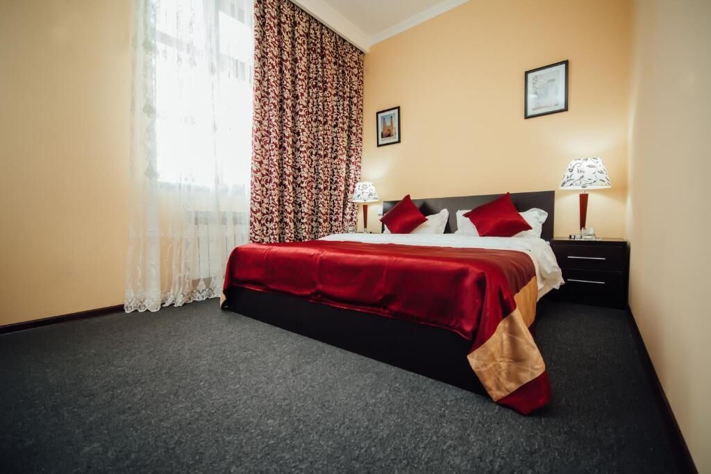 Standard Double or Twin Room, City View | In-room safe, desk, iron/ironing board, free WiFi
