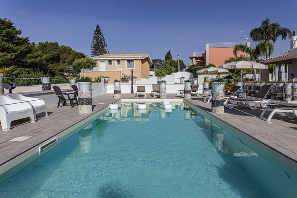 Luxury-Apartment, Meerblick | Terrasse/Patio