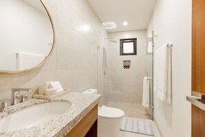 Hair dryer - 3BR Condo: Partial Sea View, Pool & Jacuzzi (Cabo San Lucas)