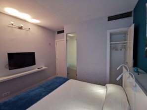 1 bedroom, iron/ironing board, travel cot, free WiFi