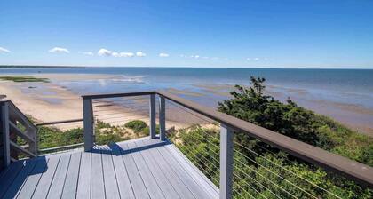 Hot Tub, Waterfront Home with Stunning Views!