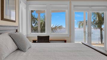 4 bedrooms, desk, iron/ironing board, free WiFi