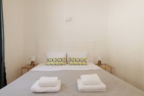 Superior Apartment | 1 bedroom, iron/ironing board, free WiFi