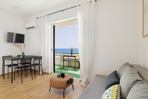 Standard Apartment | Living area