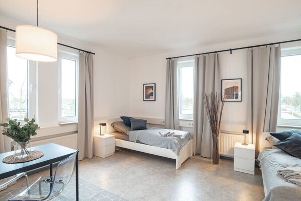 1 Schlafzimmer, Schreibtisch, WLAN, Bettwäsche