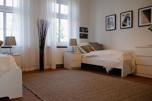 2 habitaciones, escritorio, wifi y ropa de cama 