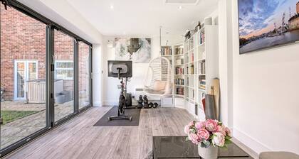 Ultra modern, bright & luxury house - Brentwood