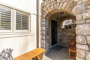 Exterior detail - Lakeside Living at Hound Ears (Boone)