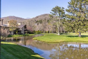 Property grounds - Lakeside Living at Hound Ears (Boone)