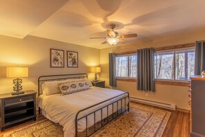 Casa, várias camas, varanda, vista para a montanha (Elk Horn Lodge) | 5 quartos, individualmente decorados, individualmente mobiliados