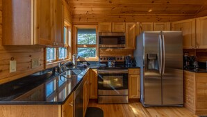 House, 1 Queen Bed with Sofa bed, Patio, Mountain View (Chalet at The Summit of Beech) | Private kitchen - Chalet at The Summit of Beech (Banner Elk)
