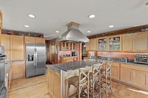 Cabin, Multiple Beds, Hot Tub, Mountain View (Sugar Bear Lodge) | Private kitchen - Sugar Bear Lodge (Banner Elk)