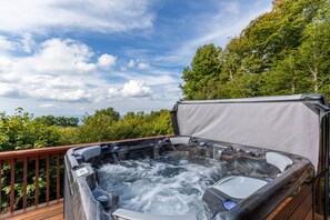 House, Multiple Beds, Hot Tub, Mountain View (The Summit of Beech) | Outdoor spa tub