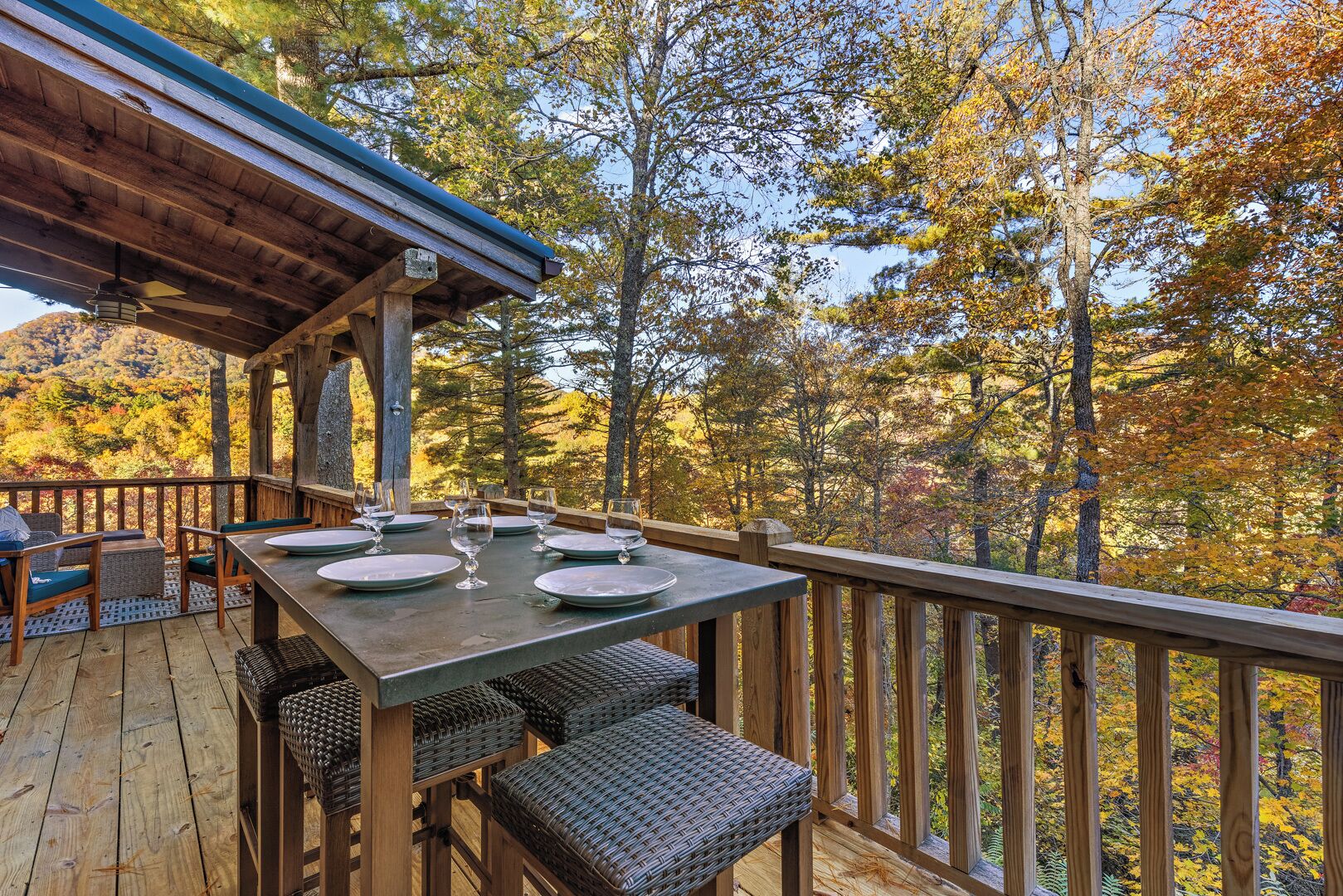 Cabin, nhiều giường, bồn tắm nước nóng, quang cảnh núi (Foxtail Cabin) | Khu ẩm thực ngoài trời