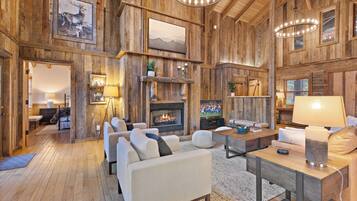Cabin, Multiple Beds, Hot Tub, Mountain View (Foxtail Cabin) | Interior
