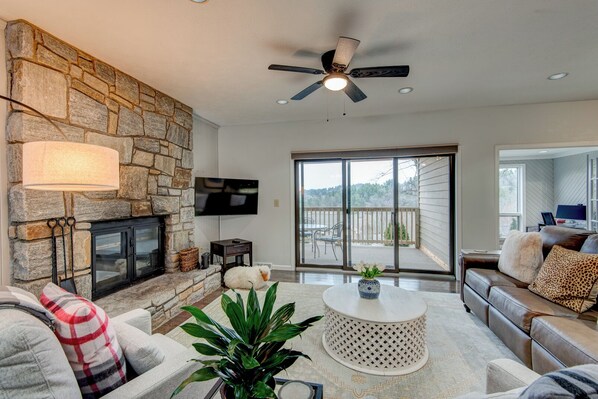Condo, Multiple Beds, Patio, Mountain View (Chetola: Robin 1) | Living area | Fireplace - Chetola: Robin 1 (Blowing Rock)