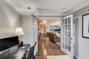 Interior - Chetola: Robin 1 (Blowing Rock)