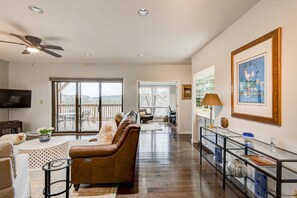 Condo, Multiple Beds, Patio, Mountain View (Chetola: Robin 1) | Living area | Fireplace - Chetola: Robin 1 (Blowing Rock)