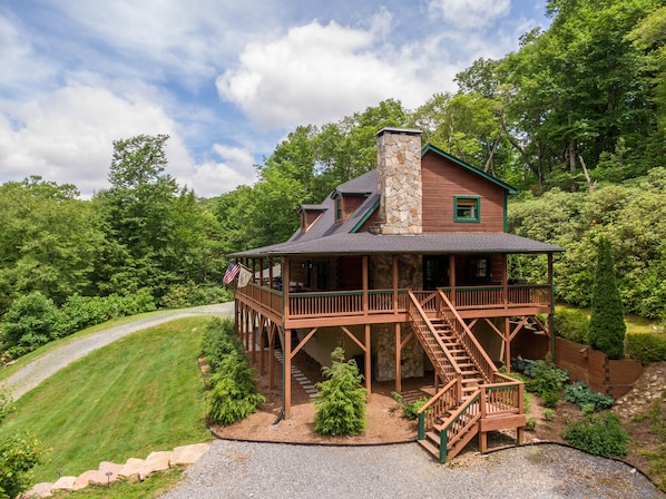 Exterior - Rhododendron Rendezvous (Blowing Rock)