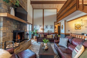 House, Multiple Beds, Hot Tub, Mountain View (Fore The View) | Living area | Fireplace - Fore The View (Banner Elk)