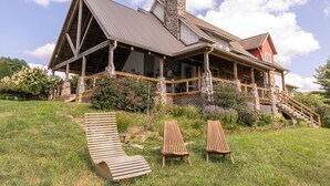 Exterior - Robin Hoods Retreat (Jefferson)