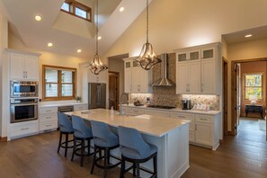 House, Multiple Beds, Patio, Mountain View (On the Rocks) | Private kitchen - On the Rocks (Banner Elk)