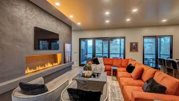 House, Multiple Beds, Patio, Mountain View (Maynard V at Elk Creek) | Living area | Fireplace