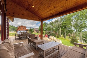 Terrace/patio - Bear Claw Overlook at Eagles Nest (Elk Park)