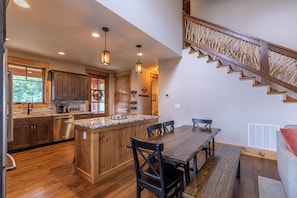 Private kitchen - Bear Claw Overlook at Eagles Nest (Elk Park)