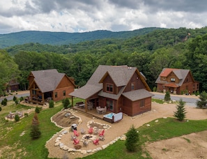 Exterior - Bear Claw Overlook at Eagles Nest (Elk Park)