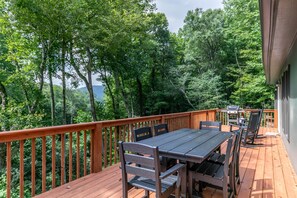 تناول الطعام بالخارج