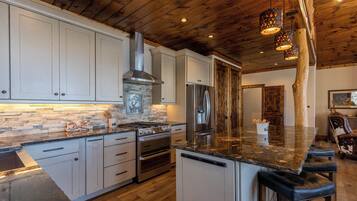 Cabin, Multiple Beds, Hot Tub, Mountain View (Casa Tres Cuervos at Eagles Nest) | Private kitchen | Coffee/tea maker