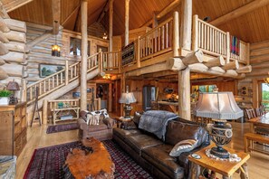 Living area - Spice Mountain Lodge (Banner Elk)