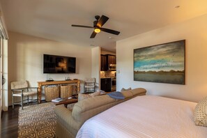 Condo, 1 King Bed with Sofa bed, Patio, Mountain View (Ramblestone Cottage at Blue Ridge Mou)