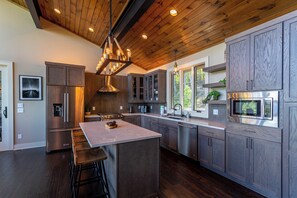 House, Multiple Beds, Hot Tub, Mountain View (Sweet Sejour) | Private kitchen | Coffee/tea maker - Sweet Sejour (Deep Gap)