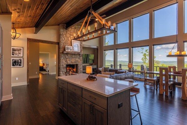 House, Multiple Beds, Hot Tub, Mountain View (Sweet Sejour) | Interior - Sweet Sejour (Deep Gap)