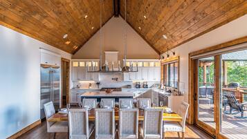 Cabin, Multiple Beds, Hot Tub, Mountain View (Up and Away at Eagles Nest) | Dining