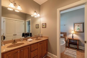 Condo, Multiple Beds, Pool Access, Mountain View (Bear Crossing at Echota) | Bathroom | Designer toiletries, towels, toilet paper