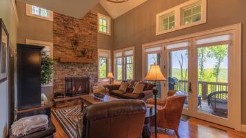 Condo, Berbilang Katil, Pool Access, Mountain View (Bear Crossing at Echota) | Ruang tamu | Pendiangan